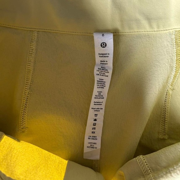 Lululemon Relaxed-Fit Super-High-Rise Cargo Size 8 /Short 4" - Finch Yellow - Picture 5 of 8